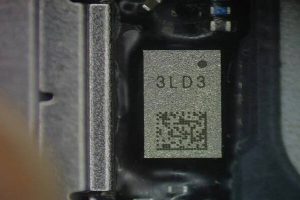 محدودیت در سرعت شارژ اسمارت‌فون‌های سری آیفون 15 به دلیل پشتیبانی از تراشه 3LD3